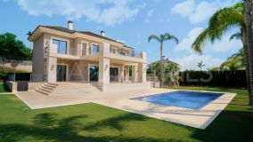 Villa for sale in Los Flamingos Golf, Benahavis