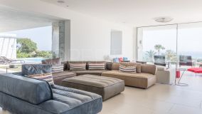 Buy 5 bedrooms villa in Marbesa