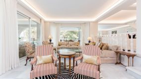 Villa en venta en Rio Real Golf, Marbella Este
