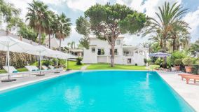 Villa en venta en Rio Real Golf, Marbella Este