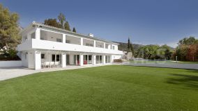 Villa en venta en Cascada de Camojan, Marbella Golden Mile