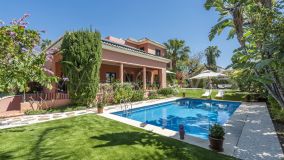 Villa for sale in Altos de Puente Romano, Marbella Golden Mile