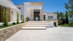 Villa en venta en El Herrojo, Benahavis