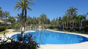Markplanslägenhet for sale in Nueva Andalucia, Marbella