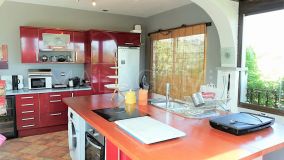 Villa en venta en Nueva Andalucia, Marbella