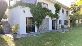 Villa en venta en Nueva Andalucia, Marbella