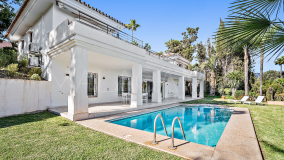 Villa for sale in Torre Real, Marbella East