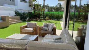 Villa en venta en Nueva Andalucia, Marbella