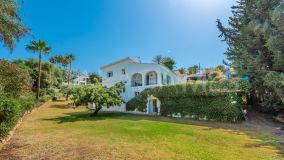 Villa for sale in El Rosario, Marbella East