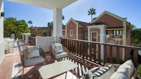 For sale town house with 5 bedrooms in La Capellania