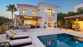 Villa en venta en El Herrojo, Benahavis