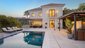 Villa en venta en El Herrojo, Benahavis