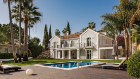 Villa for sale in Los Naranjos Golf, Nueva Andalucia