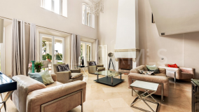 Villa for sale in Los Naranjos Golf, Nueva Andalucia