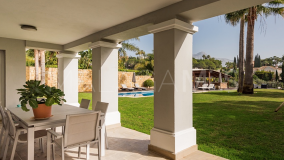 Villa for sale in Los Naranjos Golf, Nueva Andalucia