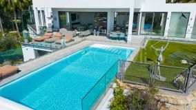 Villa en venta en El Herrojo, Benahavis