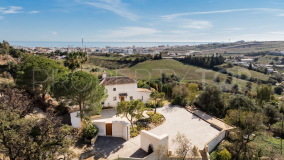 SPECTACULAR PROVENCIAL-STYLE VILLA WITH UNIQUE VIEWS FOR SALE ON ESTEPONA HILLS