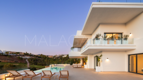 Villa for sale in La Resina Golf, Estepona East