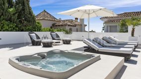 Villa for sale in El Rosario, Marbella East
