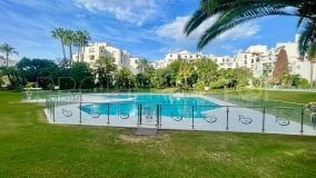 Ático duplex de 4 dormitorios en venta en el centro de Puerto Banús