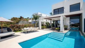 Villa Pareada en venta en Cabopino, Marbella Este