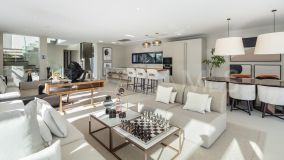 Villa for sale in Nueva Andalucia, Marbella