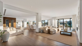Villa for sale in Los Naranjos Golf, Nueva Andalucia