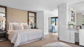 Villa for sale in Los Naranjos Golf, Nueva Andalucia