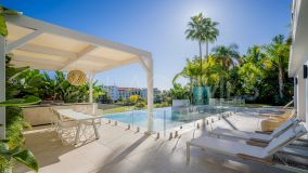 Villa en venta en El Herrojo, Benahavis