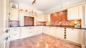 Villa for sale in El Rosario, Marbella Est