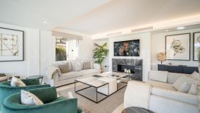 Villa for sale in Las Brisas, Nueva Andalucia