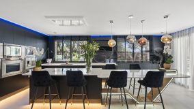 Villa for sale in Las Chapas, Marbella East