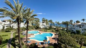 Appartement rez de chaussée for sale in Alcazaba Beach, Estepona Est