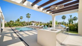 Villa en venta en Nueva Andalucia, Marbella