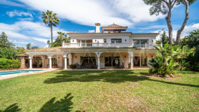 Villa for sale in Paraiso Barronal, Estepona Est