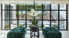 Villa for sale in Los Naranjos Golf, Nueva Andalucia