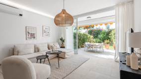 Town House for sale in Los Algarrobos, Nueva Andalucia