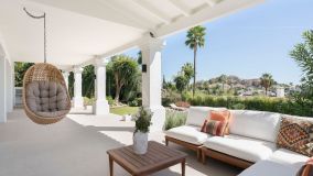 Villa zu verkaufen in Los Naranjos, Nueva Andalucia