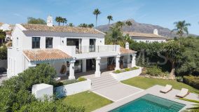 Villa for sale in Los Naranjos, Nueva Andalucia