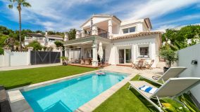 Villa for sale in Cerros del Aguila, Mijas Costa