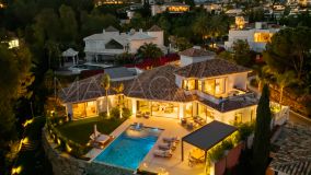 Villa for sale in El Herrojo, Benahavis
