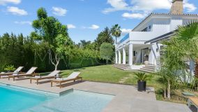 Villa en venta en Nueva Andalucia, Marbella