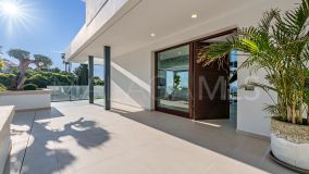 Villa for sale in Benalmadena