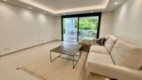 Apartamento Planta Baja en venta en Alhambra del Golf, Estepona Este