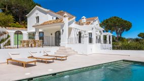 Villa for sale in El Madroñal, Benahavis