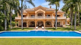 Villa for sale in Guadalmina Baja, San Pedro de Alcantara