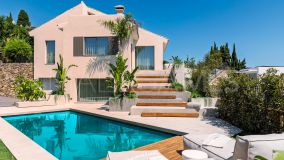 Villa for sale in Haza del Conde, Nueva Andalucia