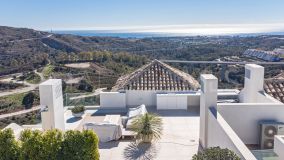 Zweistöckiges Penthouse zu verkaufen in Marbella Club Hills, Benahavis