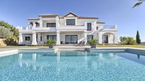 Buy villa in Los Flamingos Golf with 6 bedrooms