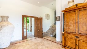 Villa for sale in Puerto del Capitan, Benahavis